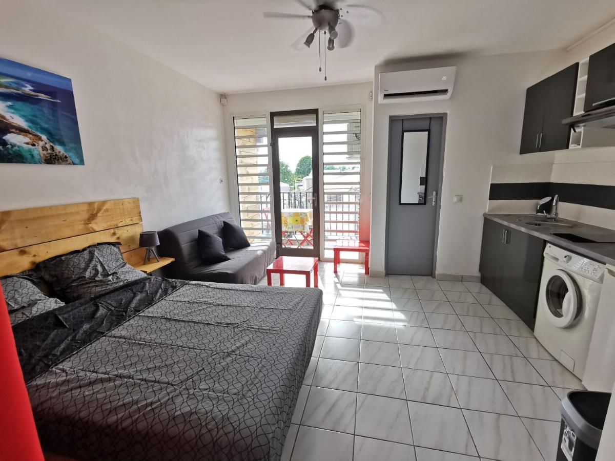 Appartement Vue Mer Et Montagne A 100M De La Plage Le Gosier  Exterior foto